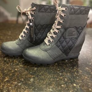 Sorel Women's Slate Gray Lexie Waterproof Lace Up Quilted Boots/ Booties